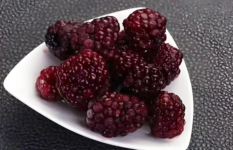 Frozen blackberries